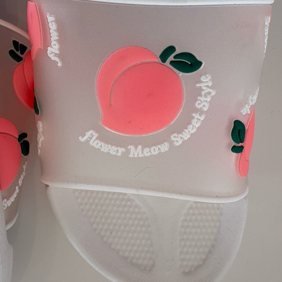 Cute White Peach Slide Sandals | NWOT - Picture 3 of 3